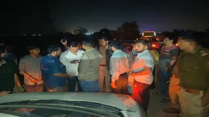 बुलंदशहर: हादसे के बाद सोना कारोबारी का बैग गायब, 12 लाख की ज्वेलरी चोरी