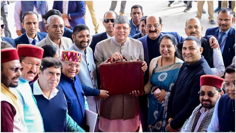धामी सरकार ने पेश किया 1.11 लाख करोड़ से ज्यादा का बजट, जानें किस सेक्टर को क्या मिला