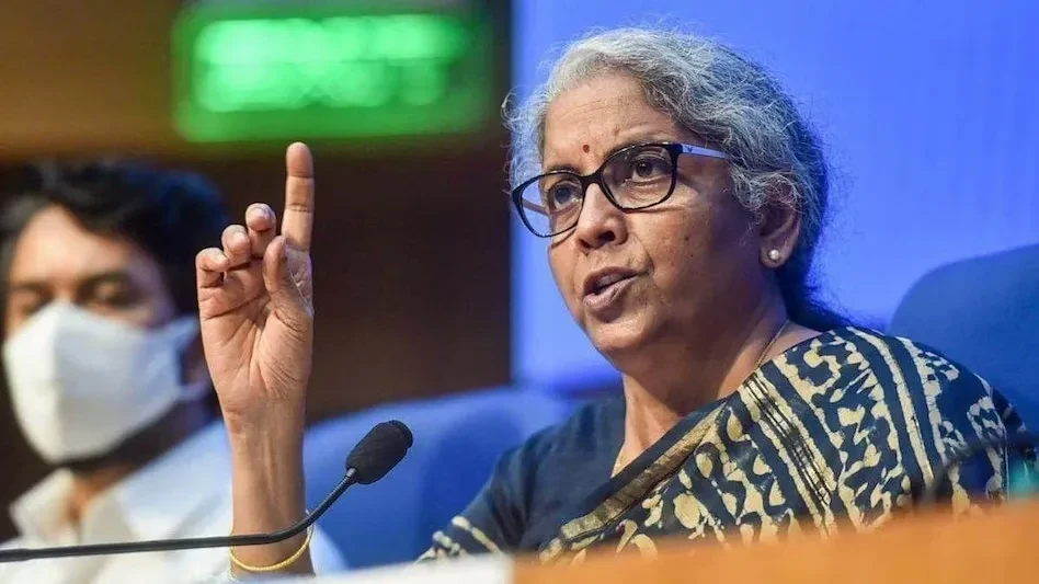 पश्चिम एशिया संघर्ष के बावजूद भारत की अर्थव्यवस्था फिलहाल सुरक्षित: वित्तमंत्री