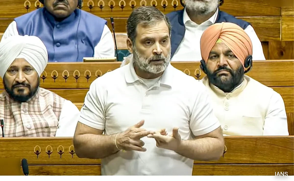 'संसद से नरेंद्र गायब, देश से सिलेंडर गायब'- एलपीजी की कमी पर राहुल गांधी का केंद्र पर हमला