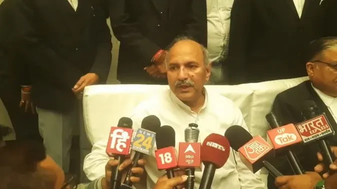 शंकराचार्य और शिष्य पर आरोपों में फर्जीवाड़ा, वकील ने किया खुलासा