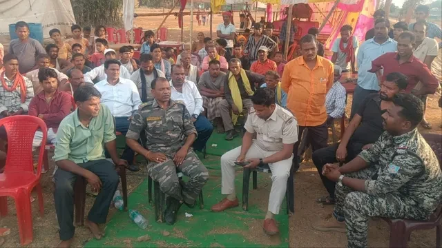 मजडीहा में दहेज लोभी दूल्हा मंडप से भागा, बारातियों को ग्रामीणों ने बनाया बंधक