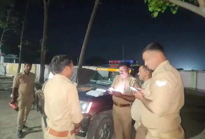 सीतापुर: बरात में शामिल होने जा रहे तीन युवकों की सड़क दुर्घटना में दर्दनाक मौत
