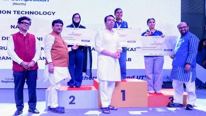 ‘कुछ दबाव जरूर, जल्द सामान्य होगी आपूर्ति’, एलपीजी की किल्लत पर बोले जयंत