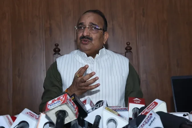 योगी सरकार के मंत्री दिनेश सिंह के भाई से जमीन के नाम पर 98.90 लाख की ठगी
