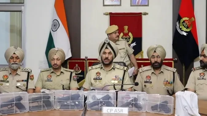 पंजाब: हथियार और ड्रग्स तस्करी का भंडाफोड़, छह आरोपी गिरफ्तार