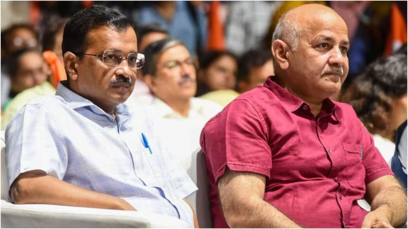 आबकारी नीति मामले में केजरीवाल और सिसोदिया पहुंचे सुप्रीम कोर्ट, हाईकोर्ट की बेंच बदलने की मांग