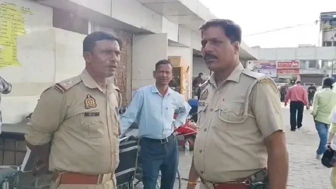 बरेली में पंचायत के दौरान दामाद ने सास और साले पर किया चाकू से हमला