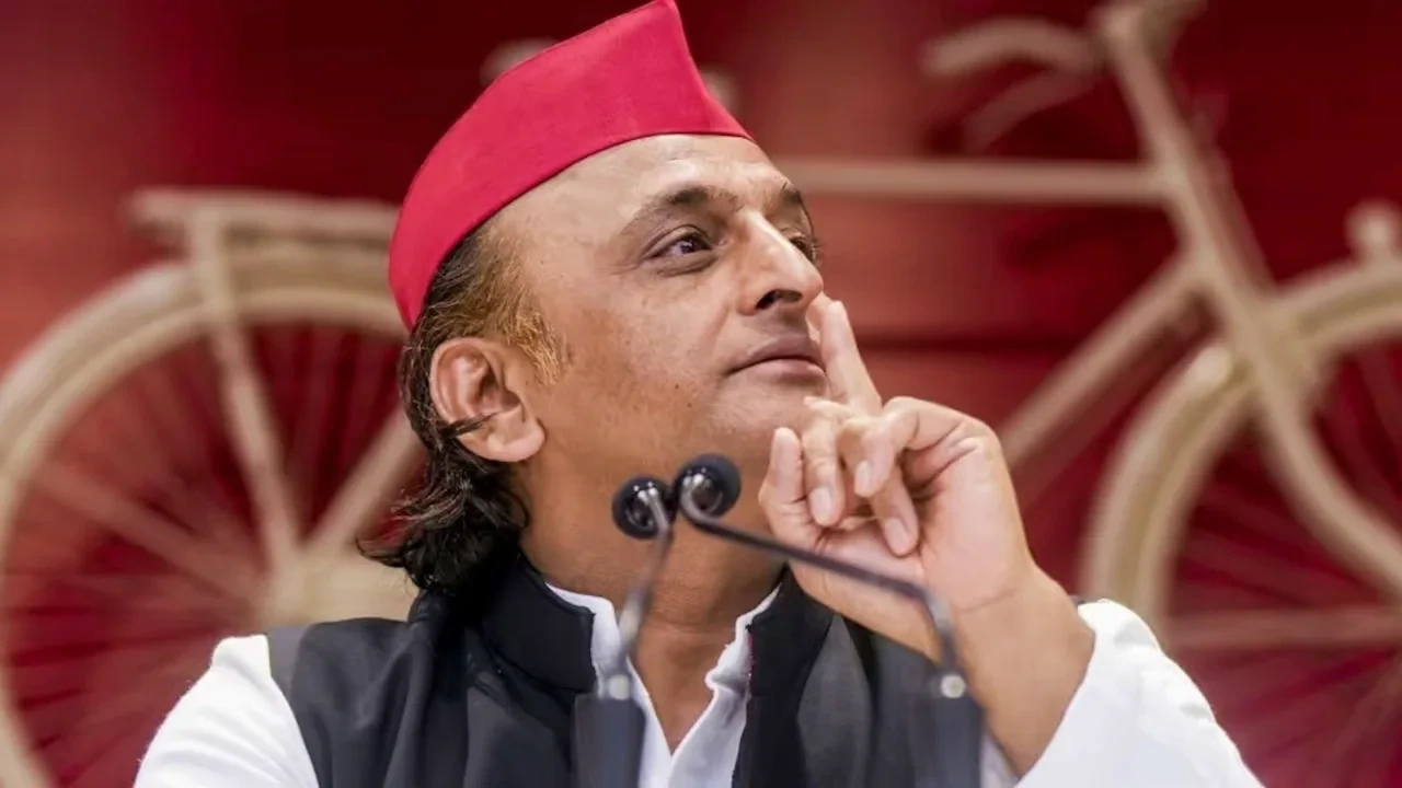 परीक्षा में आया सवाल ब्राह्मणों को बदनाम करने की साजिश: अखिलेश यादव