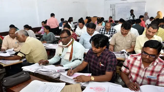यूपी बोर्ड परीक्षा मूल्यांकन कल से होगा शुरू, 1.53 लाख कर्मचारी करेंगे जांच