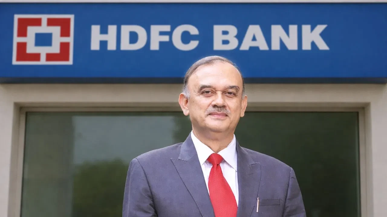 एचडीएफसी बैंक के पार्ट-टाइम चेयरमैन अतनु चक्रवर्ती ने दिया इस्तीफा