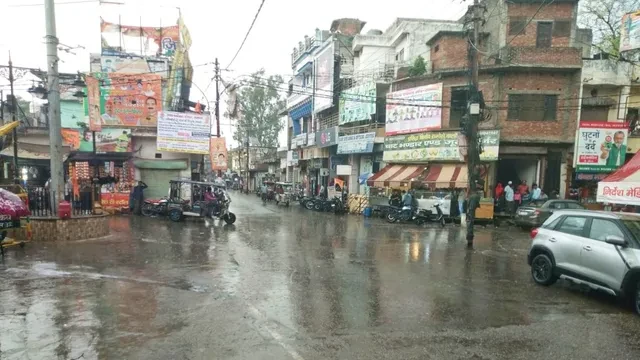 लखनऊ समेत 27 जिलों में बारिश और ओले, तेज हवा के साथ बदला मौसम