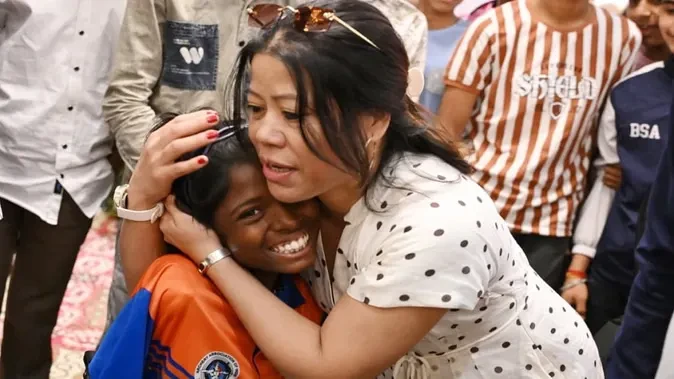 मैरी कॉम ने बागपत की बेटियों को खेल और पढ़ाई में आगे बढ़ने की दी प्रेरणा