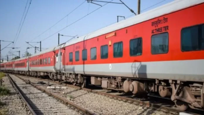 ट्रेन टिकट नियमों में बड़ा बदलाव, आखिरी 8 घंटे में रद्द करने पर नहीं मिलेगा रिफंड