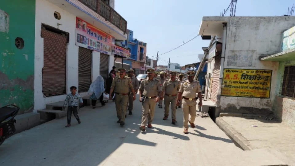 मेरठ: काशी गांव में विवाद के बाद तनाव बरकरार, पुलिस और पीएसी तैनात