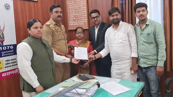 '10 लाख हिंदू लड़कियों' वाले बयान पर भड़की नाजनीन अंसारी, स्वामी अविमुक्तेश्वरानन्द के खिलाफ दी तहरीर