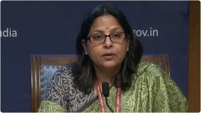 मिडिल ईस्ट तनाव के बावजूद भारत में ईंधन आपूर्ति कंट्रोल में: पेट्रोलियम मंत्रालय