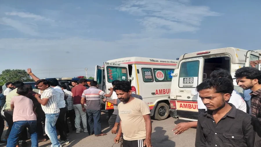 कानपुर–प्रयागराज हाईवे पर सड़क हादसा, सात श्रद्धालुओं की मौत, 18 घायल