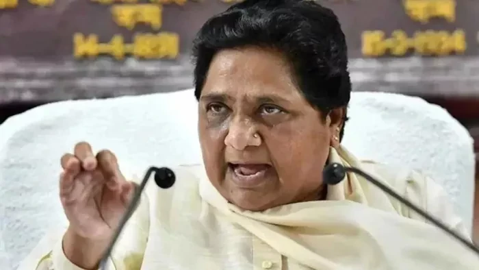 कमजोर वर्ग की महिलाओं के लिए मायावती ने अलग आरक्षण की मांग उठाई