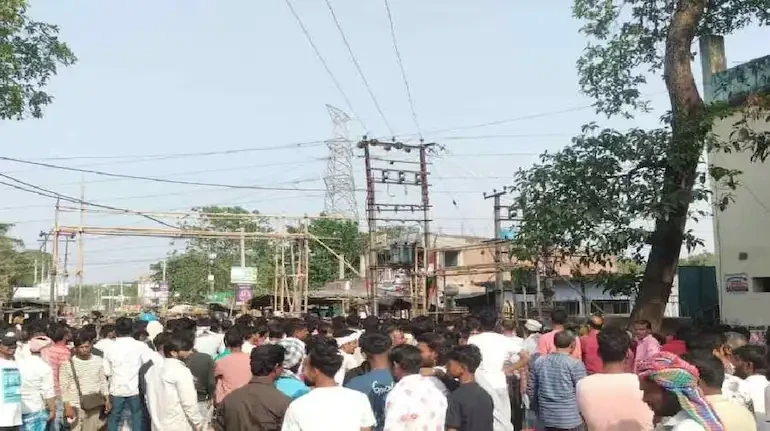मालदा में मतदाता सूची विवाद: प्रदर्शनकारियों ने NH-12 किया जाम