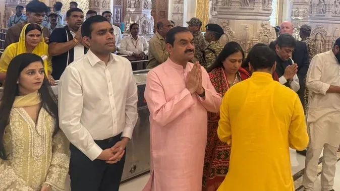 उद्योगपति गौतम अडानी ने अयोध्या में किए रामलला के दर्शन