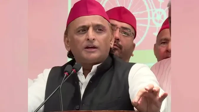 बंगाल और असम में चुनाव आयोग भाजपा के साथ मिलकर कर रहा काम: अखिलेश