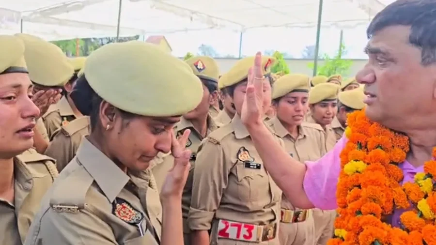 रामपुर में एसपी विद्यासागर मिश्र की विदाई, महिला सिपाहियों के छलके आंसू
