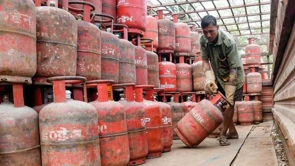 एलपीजी अपडेट: नया नियम लागू, अब 'फीफो' के तहत मिलेंगे सिलिंडर