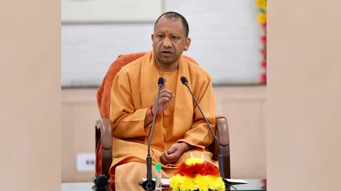 बुनकरों की आय, सम्मान और स्थायित्व सुनिश्चित करना हमारी प्राथमिकता: सीएम योगी