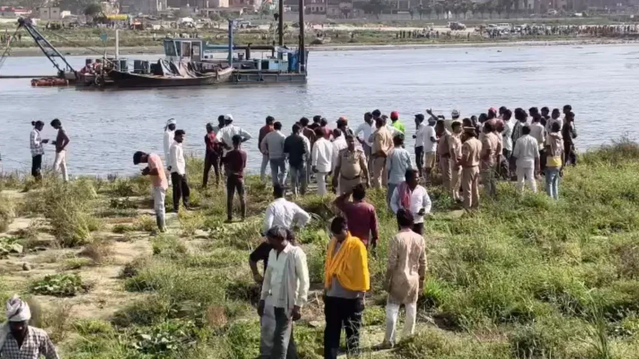 वृंदावन: यमुना में नाव पलटने से बड़ा हादसा, 10 श्रद्धालुओं की मौत