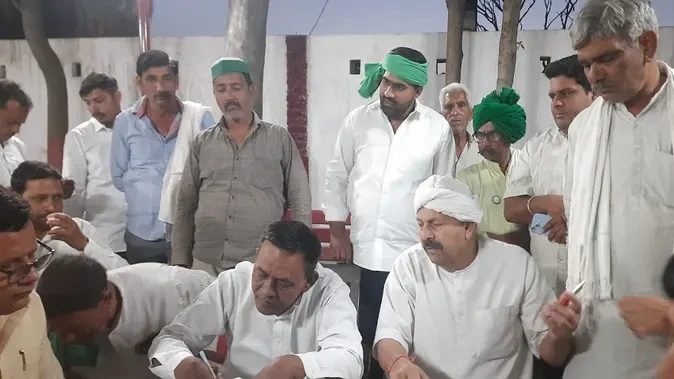 राकेश टिकैत पर अभद्र टिप्पणी करने वाले युवक को नरेश टिकैत ने थाने जाकर छुड़वाया