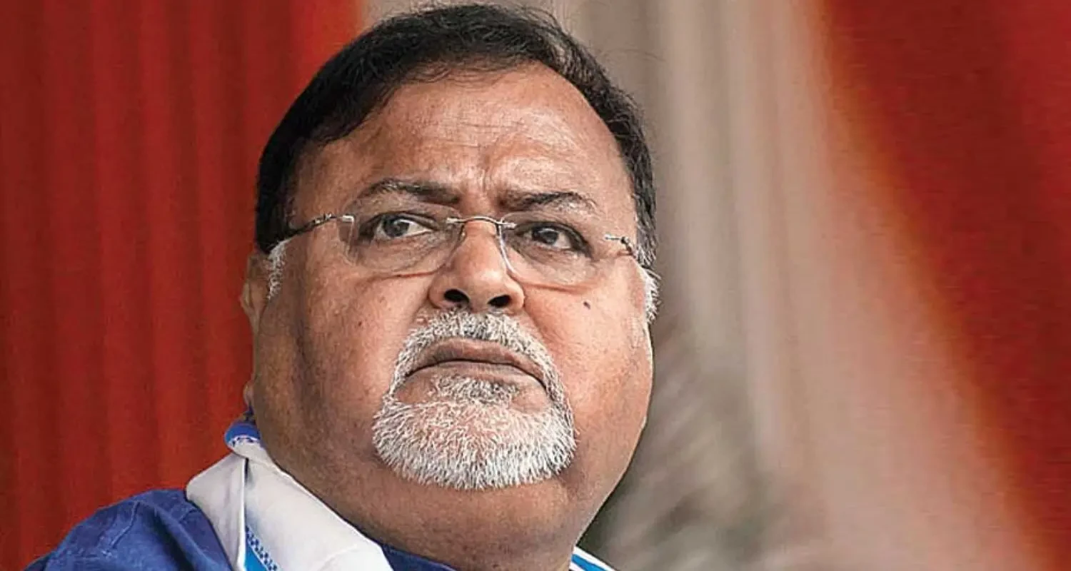 शिक्षक भर्ती घोटाले में ईडी की बड़ी कार्रवाई, पार्थ चटर्जी के घर छापेमारी