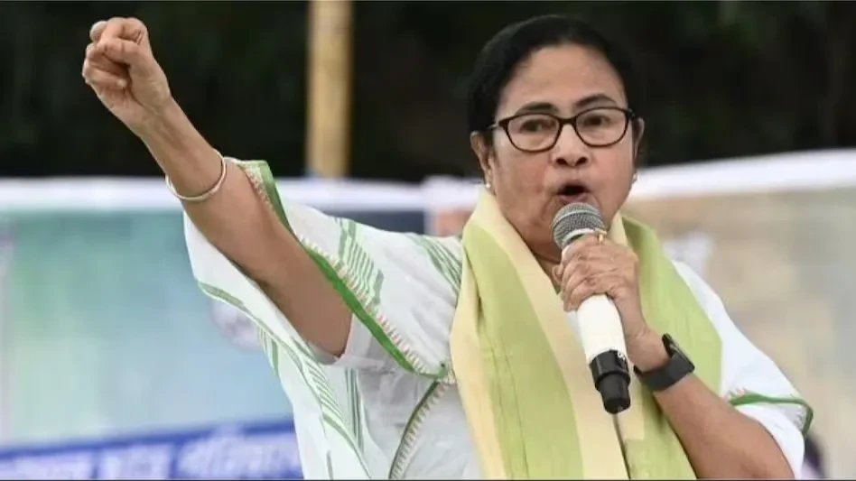 बंगाल में सियासी घमासान: ममता बोलीं- SIR देश का सबसे बड़ा घोटाला
