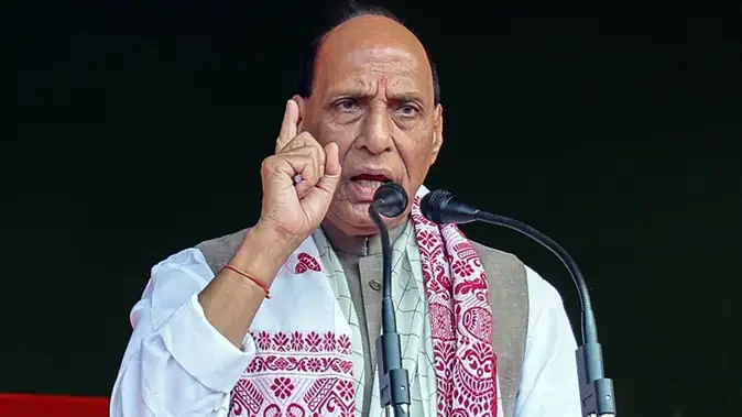 होर्मुज से भारत के जहाजों की सुरक्षित आवाजाही हमारी कूटनीति का परिणाम: राजनाथ सिंह