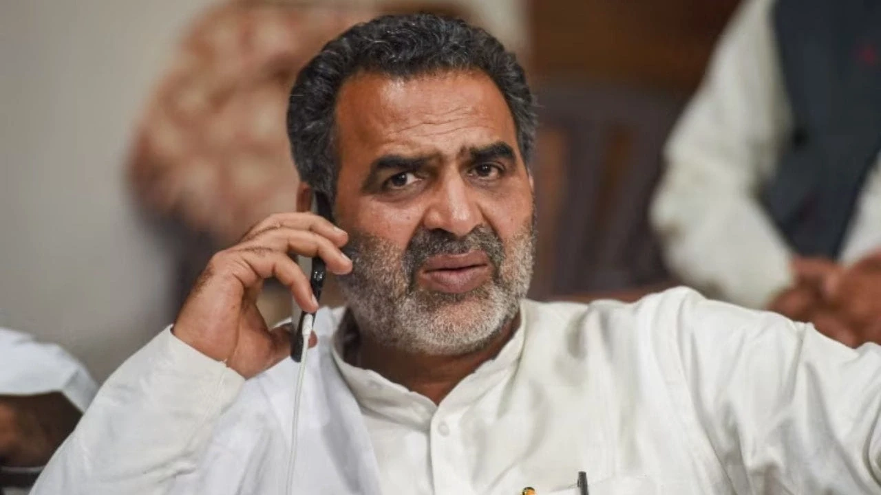 मुजफ्फरनगर: पूर्व मंत्री संजीव बालियान के पिता की फैक्ट्री पर जीएसटी का छापा
