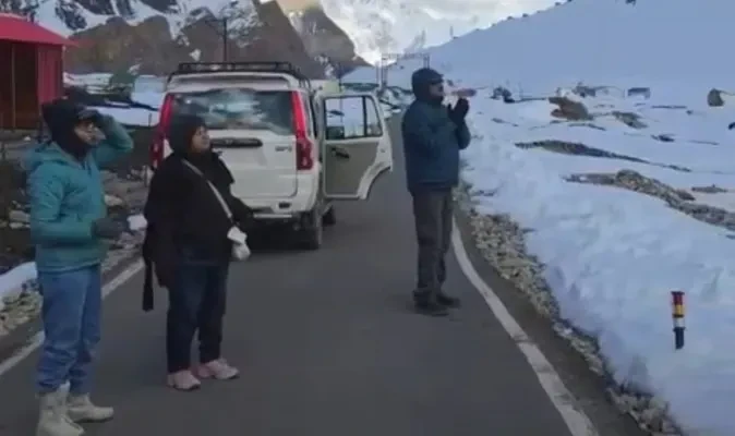 बिना परमिट श्रद्धालुओं की एंट्री से आदि कैलाश यात्रा पर सवाल