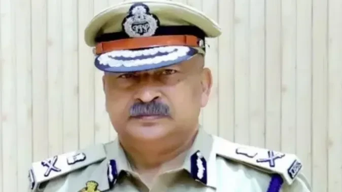 नोएडा श्रमिक प्रदर्शन पर डीजीपी का बयान, हालात पूरी तरह नियंत्रण में