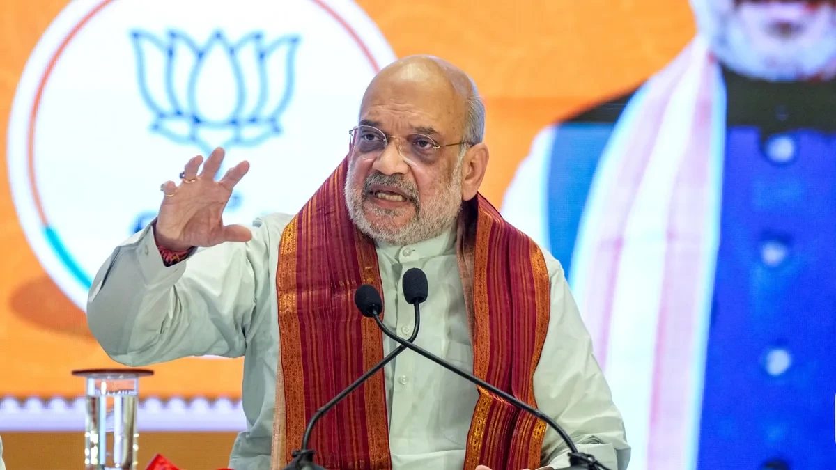 'बंगाल में बाढ़ राहत के नाम पर करोड़ों का घोटाला': टीएमसी पर भड़के अमित शाह