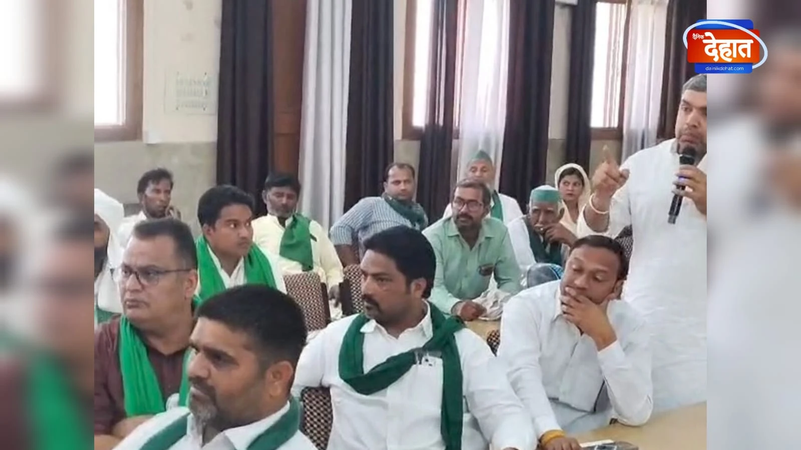 मुजफ्फरनगर: समाधान दिवस में किसान ने मांगी आत्महत्या की अनुमति, अधिकारियों में हड़कंप