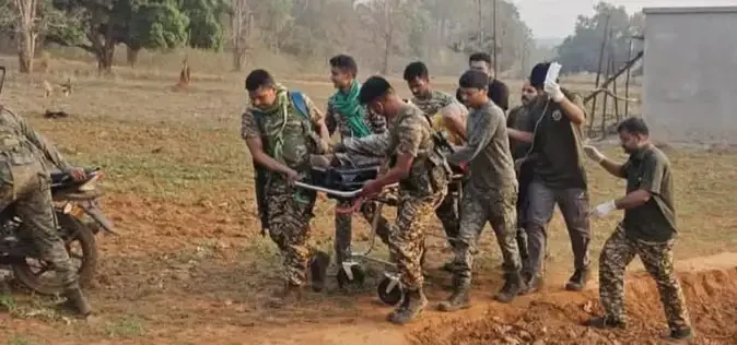 झारखंड में नक्सली हमला, आईईडी विस्फोट में 5 जवान घायल