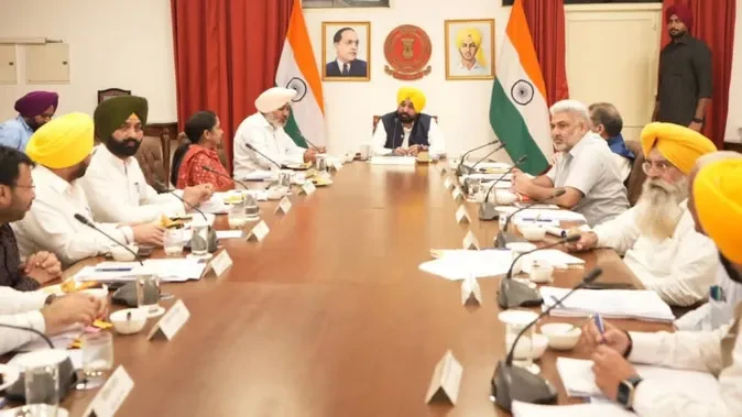 पंजाब कैबिनेट की बैठक में कई बड़े फैसले, आरक्षण रोस्टर में बदलाव को मंजूरी