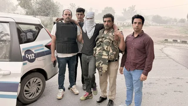 द्वारका में पुलिस और बदमाशों के बीच मुठभेड़, दो आरोपी गिरफ्तार