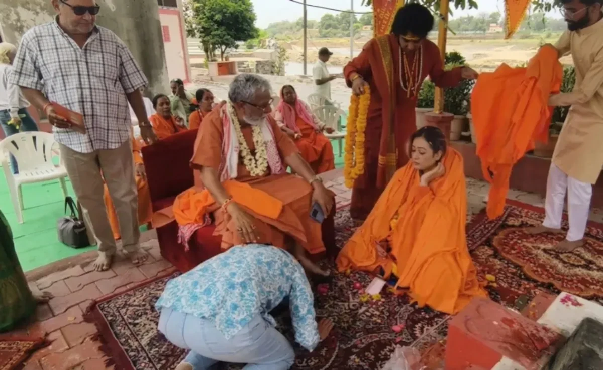 उज्जैन में सोशल मीडिया इन्फ्लुएंसर हर्षा रिछारिया ने लिया संन्यास