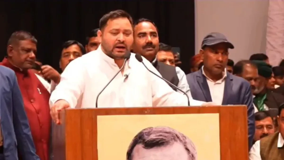 'दिल्ली घूम लीजिए, जाति के नाम पर चमक रहे बंगले': तेजस्वी यादव