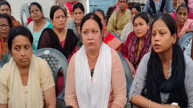 मेरठ में व्यापारियों का धरना जारी, भाजपा से नाराजगी के बीच ‘तेरहवीं’ का ऐलान
