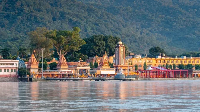 हरिद्वार में एक ही परिवार के पांच लोगों ने अपनाया सनातन धर्म