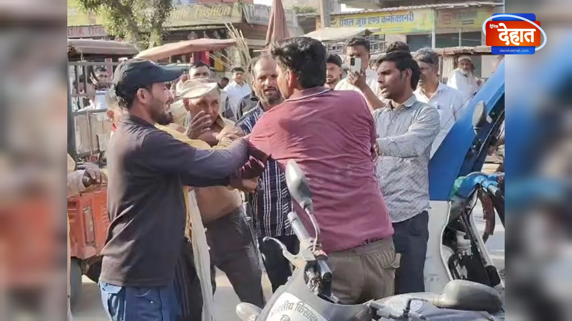 मुजफ्फरनगर: ई-रिक्शा विवाद ने लिया हिंसक रूप, बस स्टैंड पर मारपीट
