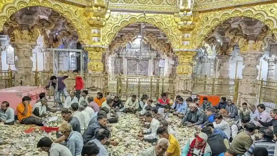 सांवलिया सेठ के दरबार में धन की बरसात, चढ़ावा 41 करोड़ रुपये के पार