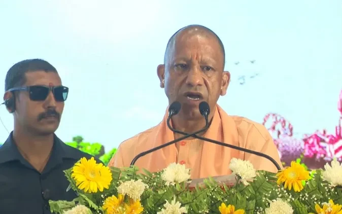 यूपी में पासिंग आउट परेड, सीएम योगी बोले: माफिया राज खत्म, कानून-व्यवस्था मजबूत