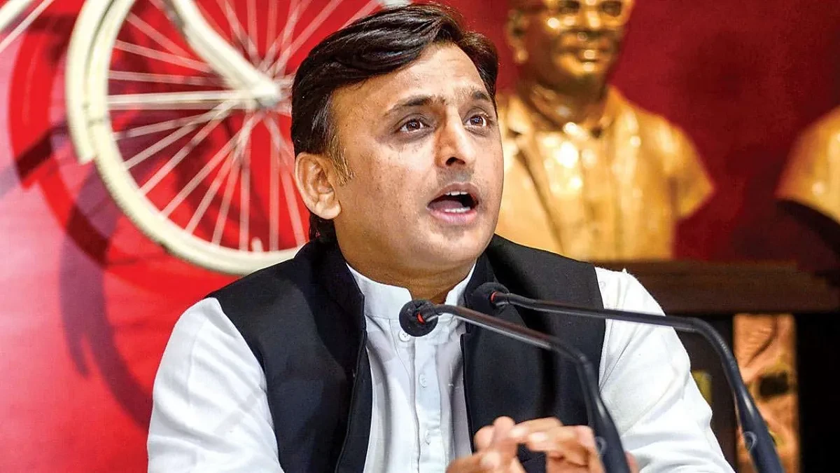 अखिलेश ने योगी सरकार पर साधा निशाना, बोले- यूपी में महिलाएं सुरक्षित नहीं